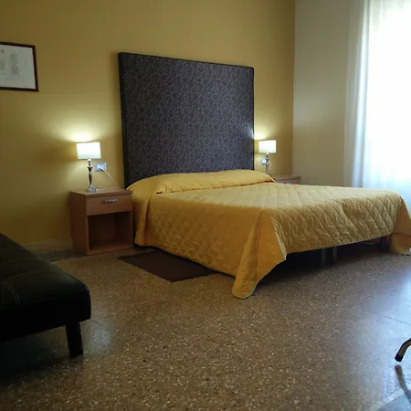 Al Porto Di Casa de hóspedes 4*